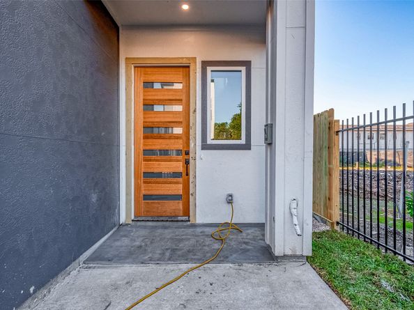 6840 Del Rio Street, Houston TX 77021
