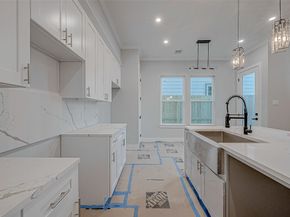 6840 Del Rio Street, Houston TX 77021