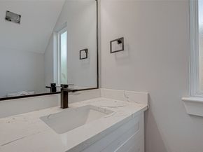6840 Del Rio Street, Houston TX 77021