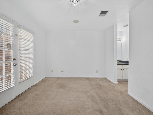6111 Beverly Hill Street 28, Houston TX 77057
