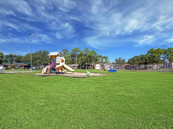 15512 Tadworth Court, Houston TX 77062