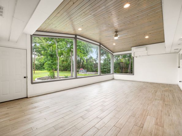 9762 Tappenbeck Drive, Houston TX 77055