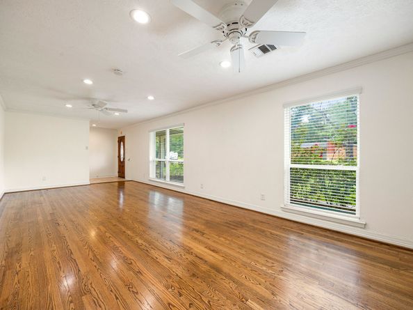 9762 Tappenbeck Drive, Houston TX 77055