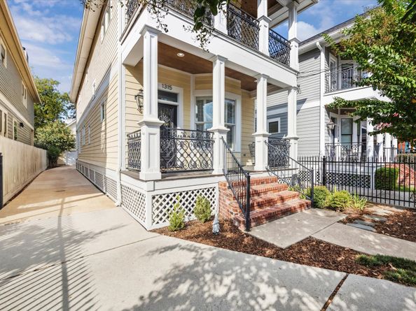 1315 W 22nd Street, Houston TX 77008