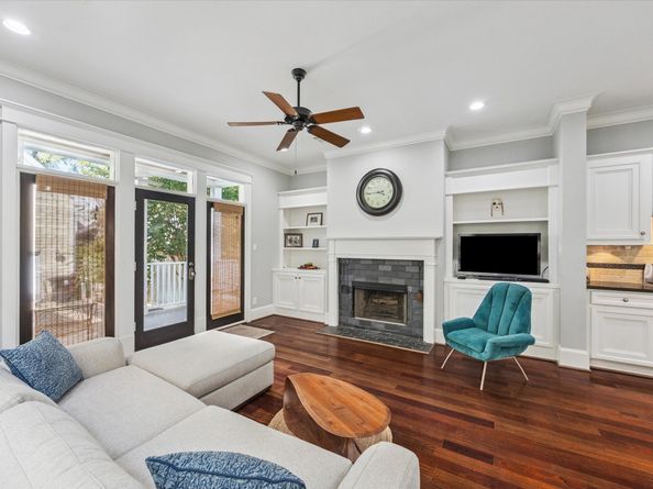 1315 W 22nd Street, Houston TX 77008