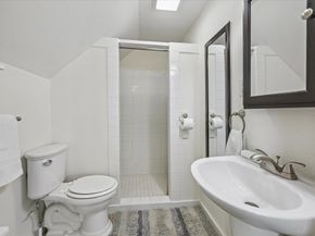 1315 W 22nd Street, Houston TX 77008