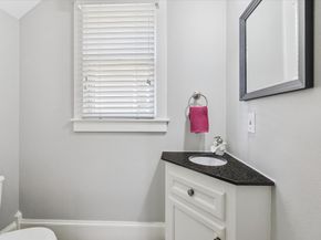 1315 W 22nd Street, Houston TX 77008