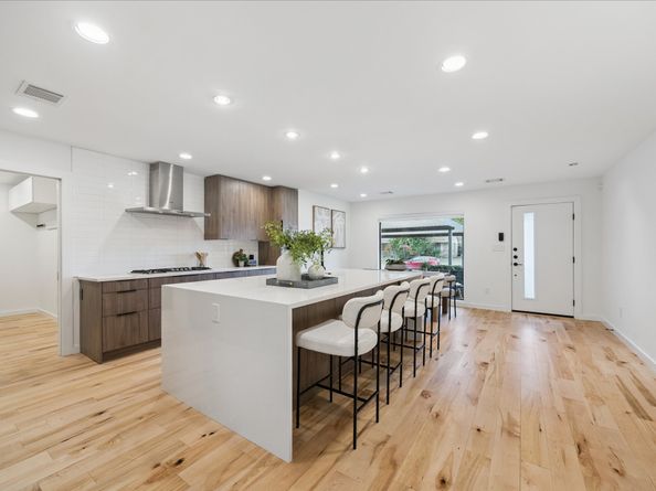 2411 Stonecrest Drive, Houston TX 77018