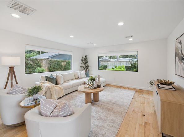 2411 Stonecrest Drive, Houston TX 77018