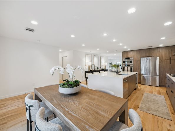 2411 Stonecrest Drive, Houston TX 77018