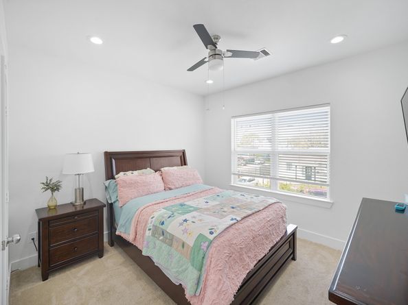 4402 Mckinley Street B, Houston TX 77051
