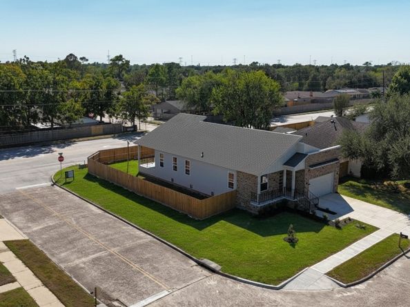 2503 Hazyknoll Lane, Houston TX 77067