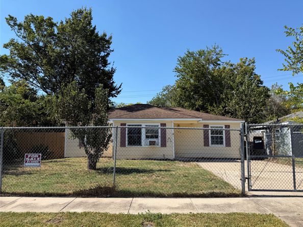 7606 Darnay Drive, Houston TX 77033