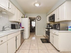 6647 De Moss Drive 647, Houston TX 77074
