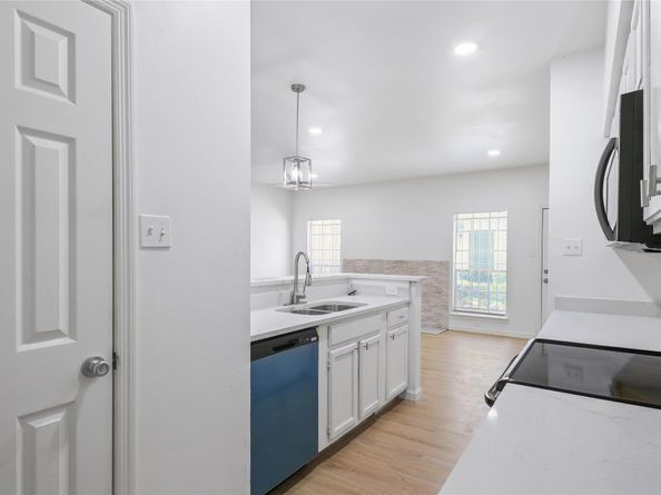 7318 Regency Square Court 7318, Houston TX 77036