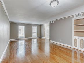 13060 Trail Hollow Drive 3060, Houston TX 77079