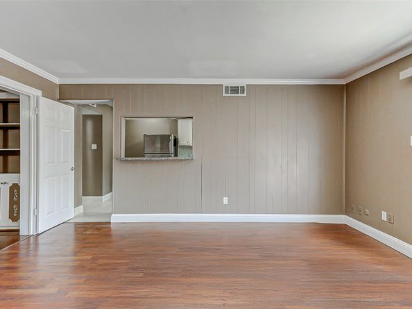 13060 Trail Hollow Drive 3060, Houston TX 77079