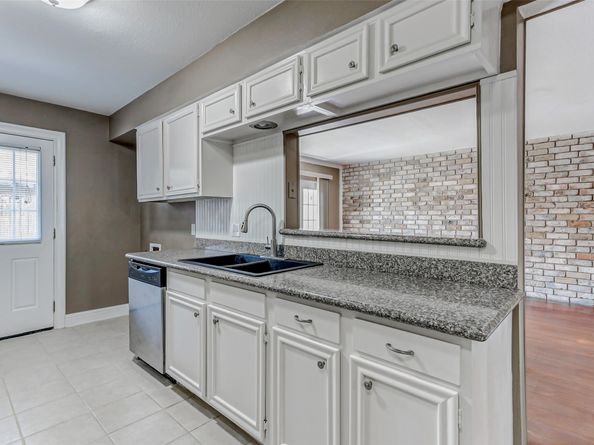 13060 Trail Hollow Drive 3060, Houston TX 77079
