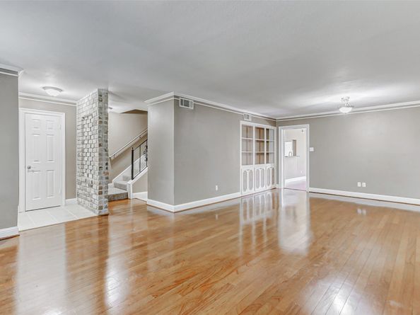 13060 Trail Hollow Drive 3060, Houston TX 77079