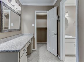 13060 Trail Hollow Drive 3060, Houston TX 77079