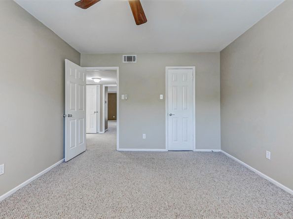 13060 Trail Hollow Drive 3060, Houston TX 77079
