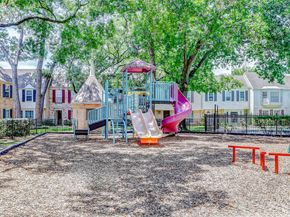 13060 Trail Hollow Drive 3060, Houston TX 77079