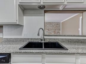13060 Trail Hollow Drive 3060, Houston TX 77079