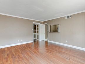 13060 Trail Hollow Drive 3060, Houston TX 77079