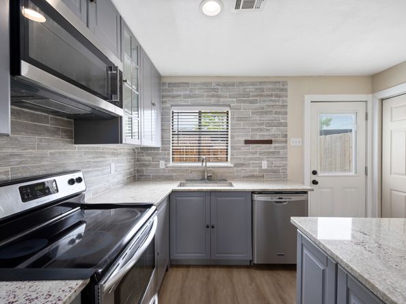 9901 Sharpcrest Street F3, Houston TX 77036