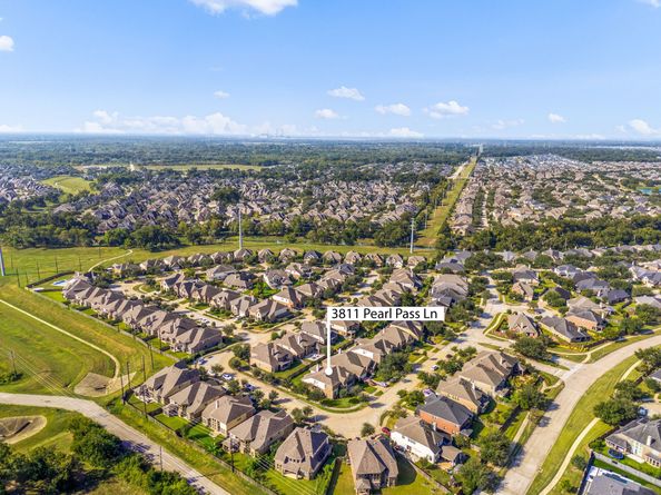 3811 Pearl Pass Lane Lane, Sugar Land TX 77479