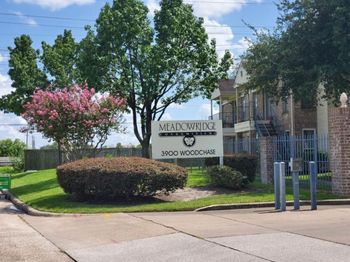3900 Woodchase Drive