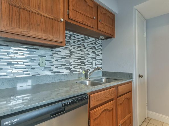 6402 Del Monte Drive 45, Houston TX 77057