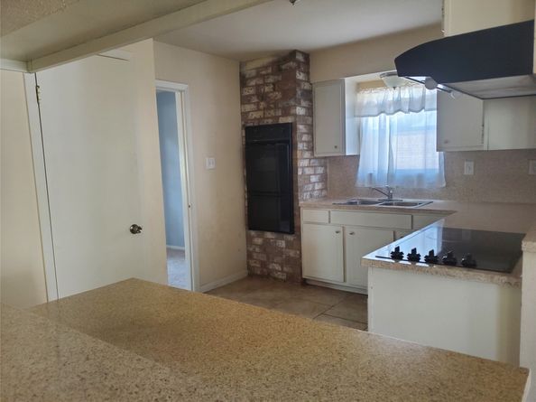 422 Skywood Drive, Houston TX 77090
