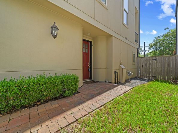 1753 Upland Lakes, Houston TX 77043