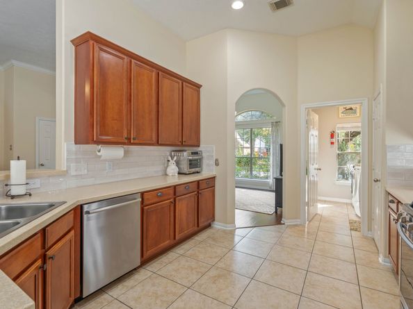 6 Sheltered Arbor Court, The Woodlands TX 77382
