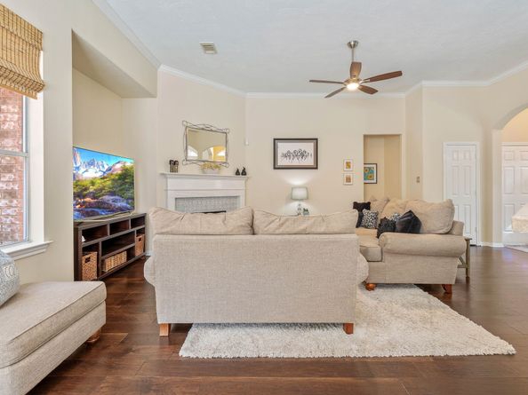 6 Sheltered Arbor Court, The Woodlands TX 77382