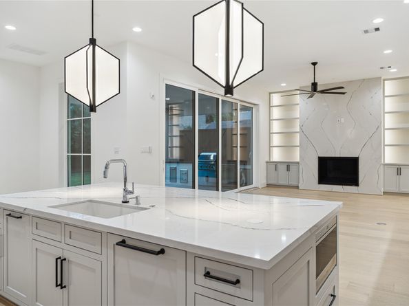 2244 North Boulevard, Houston TX 77098