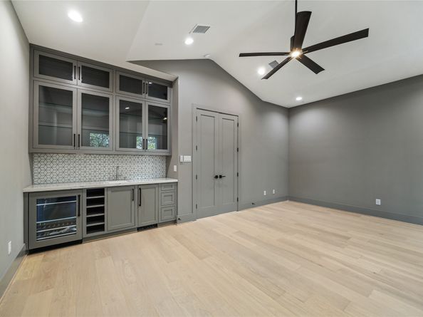 2244 North Boulevard, Houston TX 77098