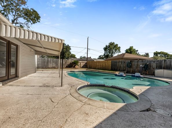 8902 Langdon Lane, Houston TX 77036