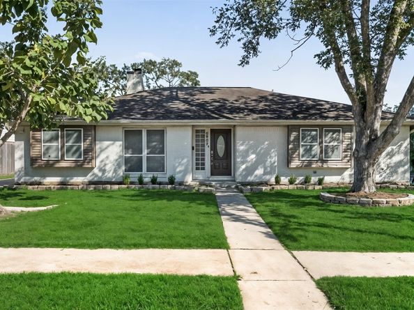 8902 Langdon Lane, Houston TX 77036