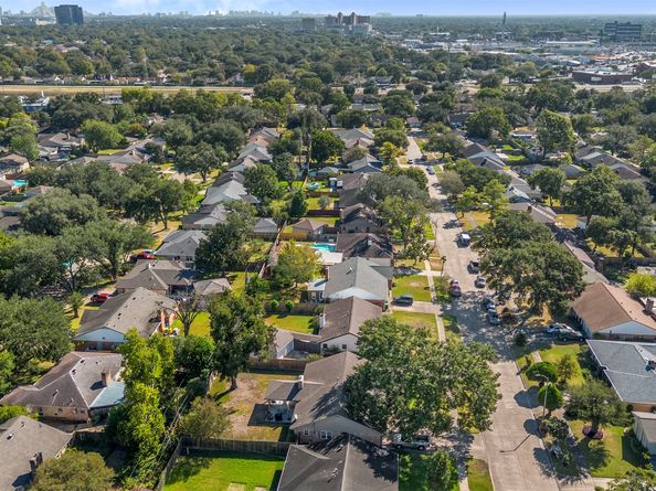 8902 Langdon Lane, Houston TX 77036