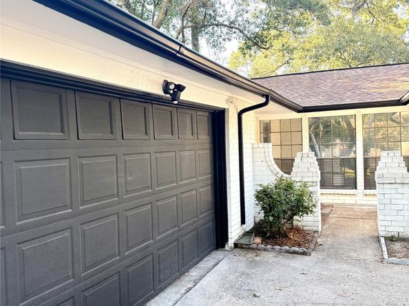 2719 Tinechester Drive, Houston TX 77339
