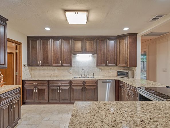 23 Indian Clover Drive, The Woodlands TX 77381