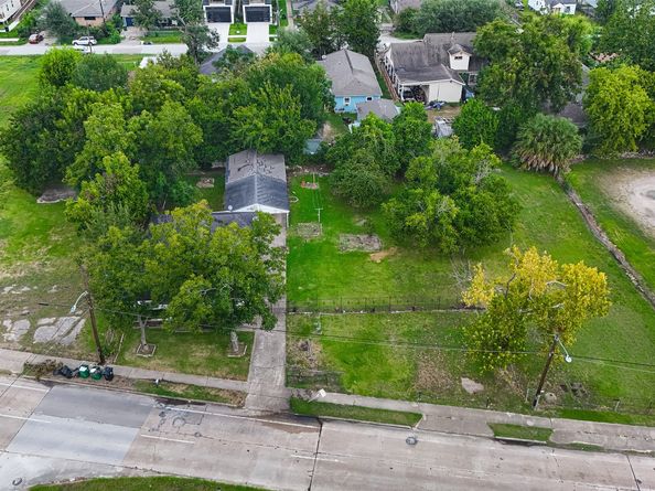 3317 Cavalcade Street, Houston TX 77026