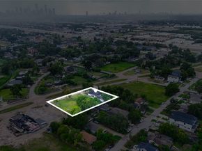 3317 Cavalcade Street, Houston TX 77026