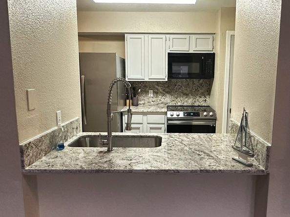 8100 Cambridge Street 32, Houston TX 77054