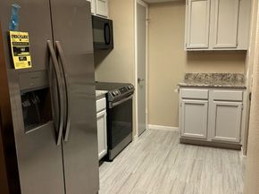 8100 Cambridge Street 32, Houston TX 77054