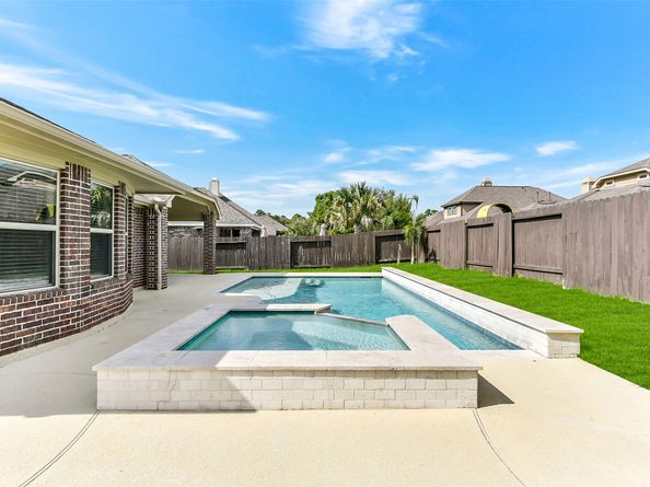 16718 Lake Limestone Lane, Houston TX 77044