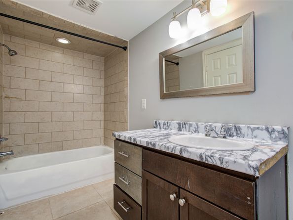 6830 New York Street, Houston TX 77021