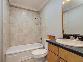 6830 New York Street, Houston TX 77021